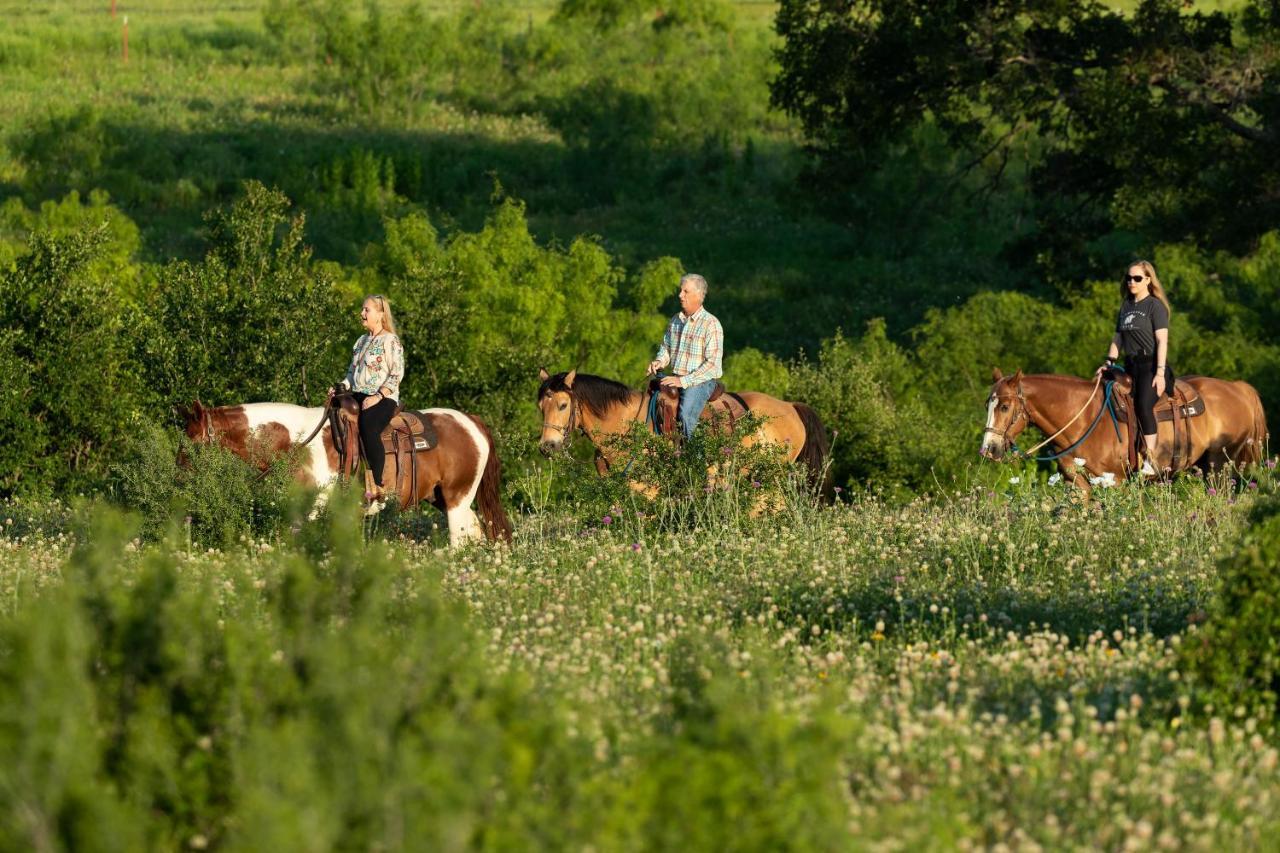 Wildcatter Ranch And Resort Graham Bagian luar foto