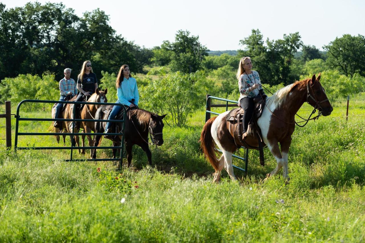 Wildcatter Ranch And Resort Graham Bagian luar foto